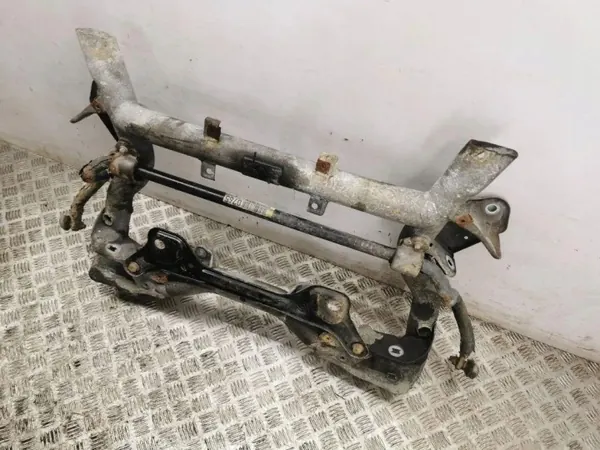 Mercedes-Benz C W204 Voorste hulpframe OEM A2043230765 image 3