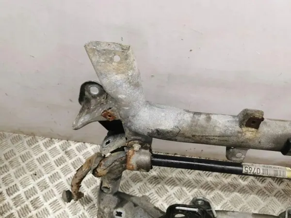 Mercedes-Benz C W204 Voorste hulpframe OEM A2043230765 image 4