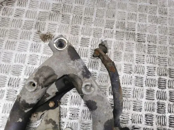 Mercedes-Benz C W204 Voorste hulpframe OEM A2043230765 image 9