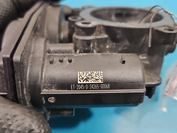 Corpo de borboleta Skoda Octavia IV 1.5 TSI (DXDA) OEM 04E133062S image 10