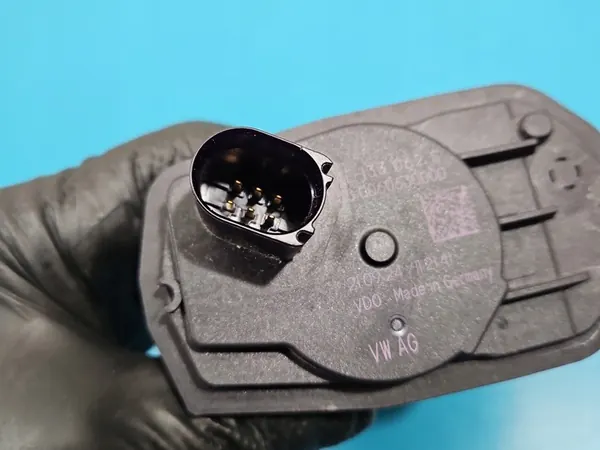 Corpo de borboleta Skoda Octavia IV 1.5 TSI (DXDA) OEM 04E133062S image 7