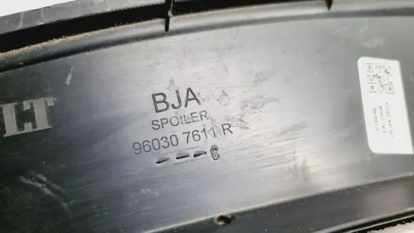 Alerón de portón Renault Clio OEM 960307611R image 5