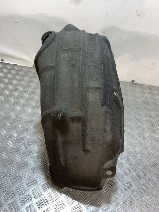Toyota Prius bakre hjulbåge OEM 6568747060 image 5