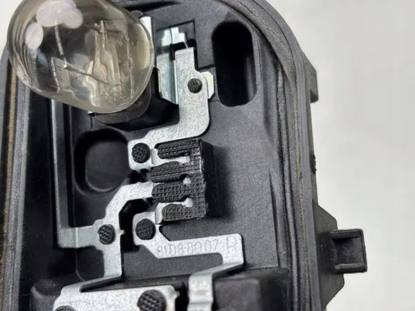 Audi OE Rückleuchten-Einsatz OEM 81088006 - Gebraucht image 5