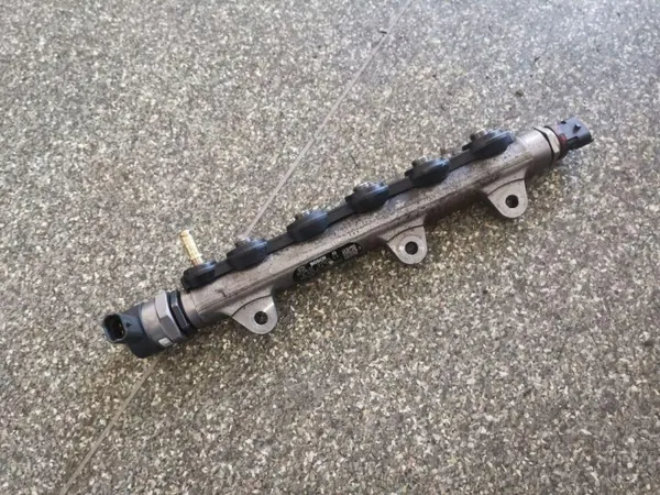 Nissan Qashqai 2.0 DCI inspuitrail OEM 8200718753 image 2