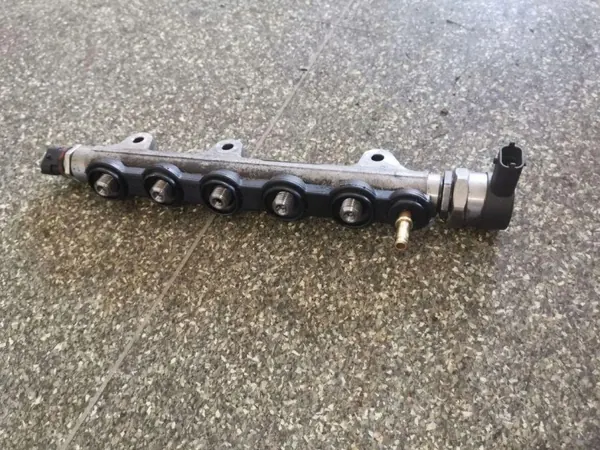 Nissan Qashqai 2.0 DCI inspuitrail OEM 8200718753 image 4