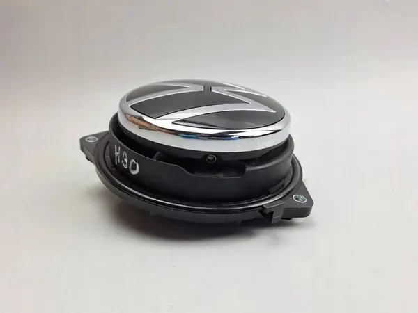 VW PASSAT B8 Kofferraumgriff Logo 3G5827469C image 3