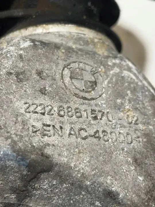 BMW Vaihteiston tuki OEM 6861570 3.0L 2019 image 3