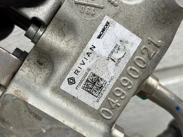 Conducto Hidráulico Amortiguador Rivian R1T OEM C100043837 image 5
