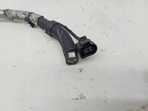 Audi A4 B8 AdBlue-rör OEM 8K0131984S - Begagnad image 3