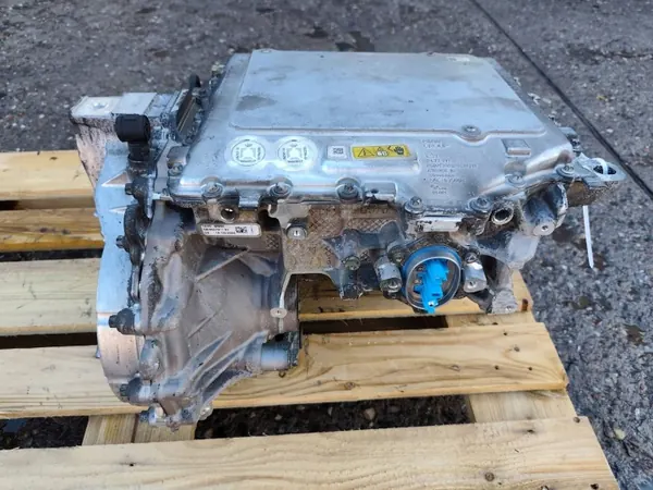 Motor eléctrico BMW OEM RCD24427 - Usado image 4