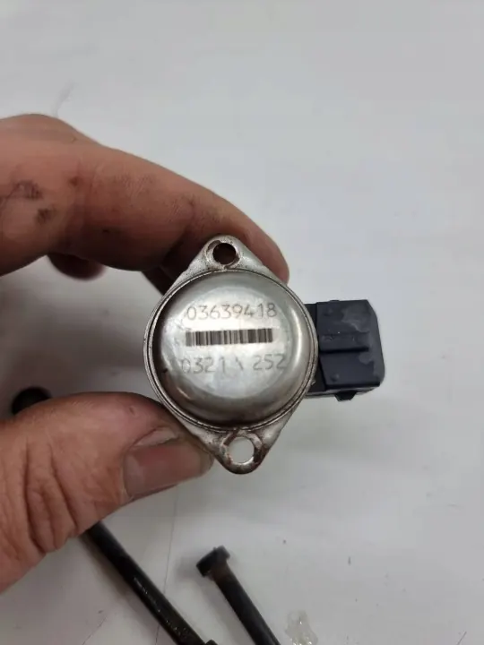 Servotronic-ventil OEM P285b för Jaguar XF image 3