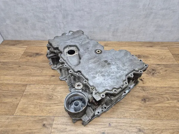 BMW N63B44B 4.4i Oljetunna Komplett F01 F02 F06 F07 F10 F12 image 4