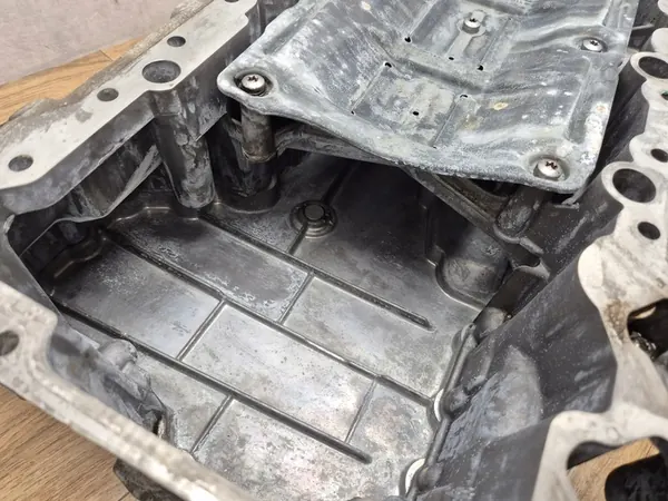 BMW N63B44B 4.4i Oljetunna Komplett F01 F02 F06 F07 F10 F12 image 7