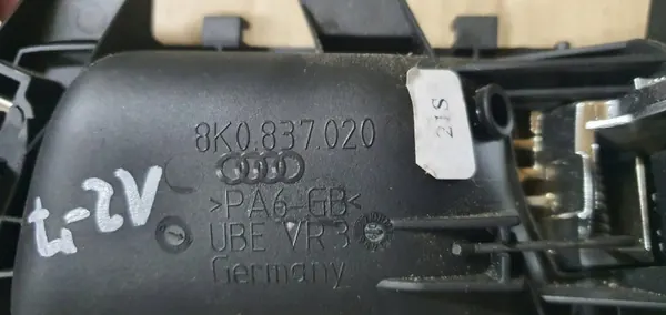 Poignée intérieure droite arrière Audi A4 OEM 8K0837020B image 3