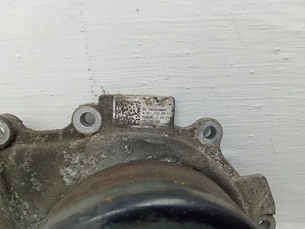 Vattenpump Mercedes-Benz Sprinter W906 2015 A6512000801 image 4