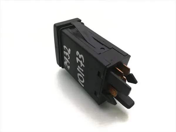 Audi A4 Gevarenlichtschakelaar 1998 Sedan 8D0941509D image 2