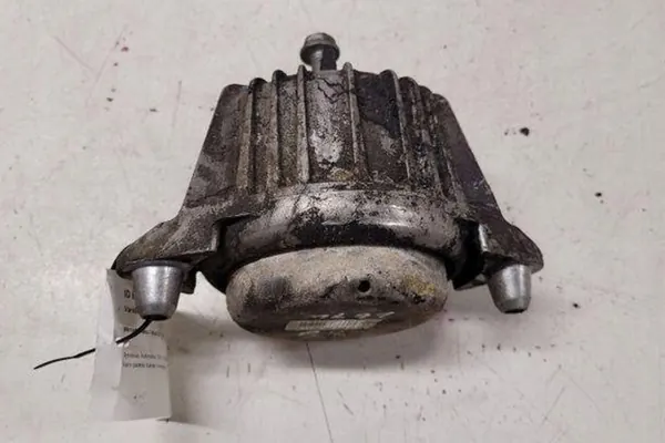 Soporte de motor MERCEDES-BENZ C (W204) A2042400317 image 2