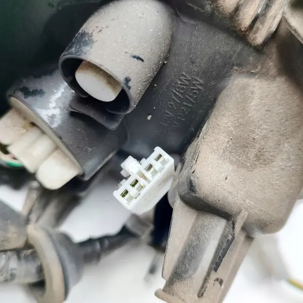 LÁMPARA TRASERA HYUNDAI SANTA FE II image 4