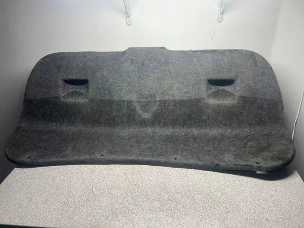 Moldura maletero BMW 3 E90 OEM 51497060634 Usado image 3