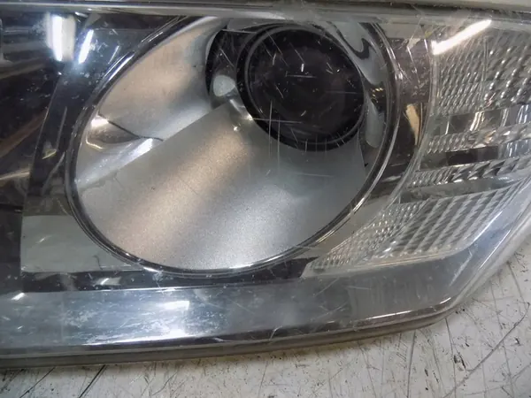 SKODA OCTAVIA II RS Xenonlamppu Vasemmalle 1Z1941017N image 2