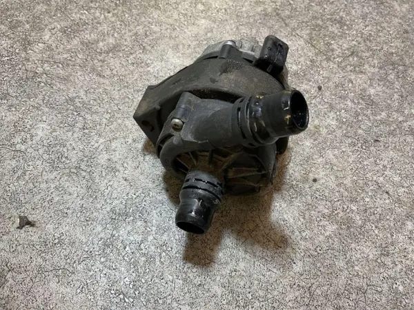 Moteur de circulation d'eau OEM 9627557880 pour Citroën C4 III image 4