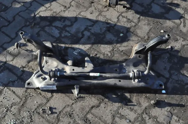 Ford Fiesta MK8 framfjädring OEM 422180 image 2