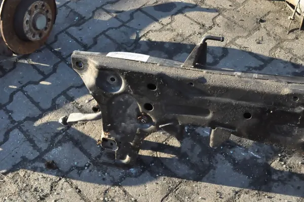 Ford Fiesta MK8 framfjädring OEM 422180 image 5