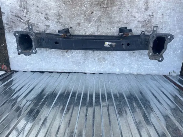 VOLVO C30 Etupuskuri Vahvistus 31353949 image 4