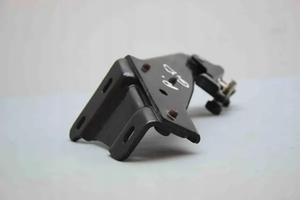 Support inférieur porte coulissante VW Caddy V OEM 2K7843398A image 5