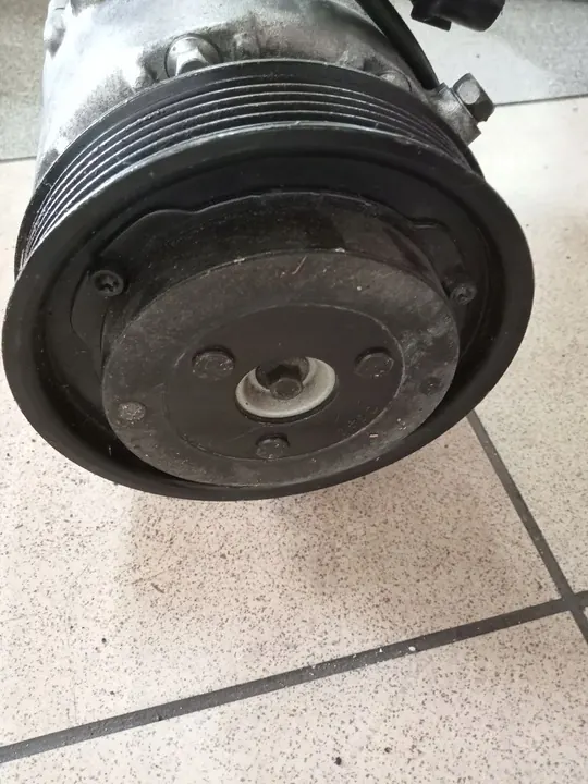 Compresseur de Climatisation Hyundai Santa Fe Kia Sorento 2011-2019 image 4