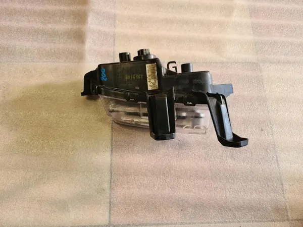 Faro Halógeno Derecho Hyundai I30 2016 OEM 92208G41 image 3