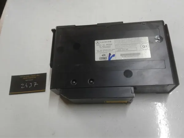 Changer CD d'occasion OEM 2038703389 Mercedes-Benz image 2