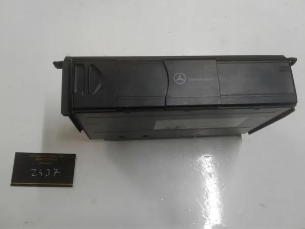 Changer CD d'occasion OEM 2038703389 Mercedes-Benz image 3