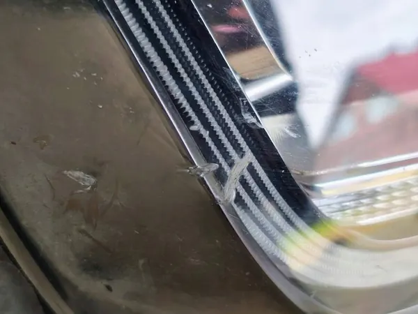 Volkswagen Amarok 2011 Oikea Ajovalo 2H1941018A image 2