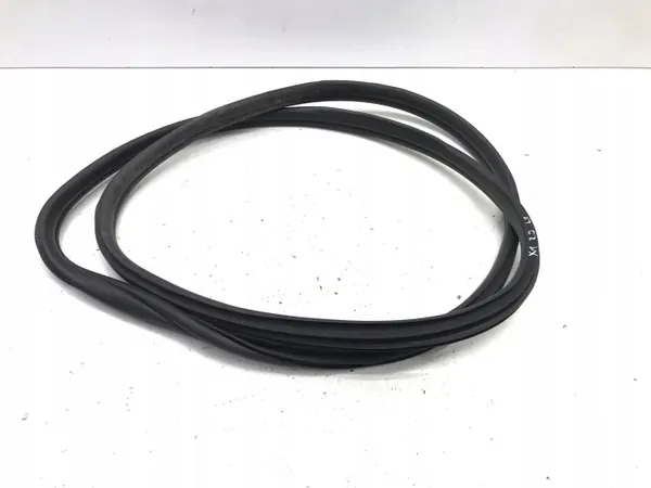 BMW X1 U11 2023 oven tiiviste OEM 9451505 vasen etu image 2