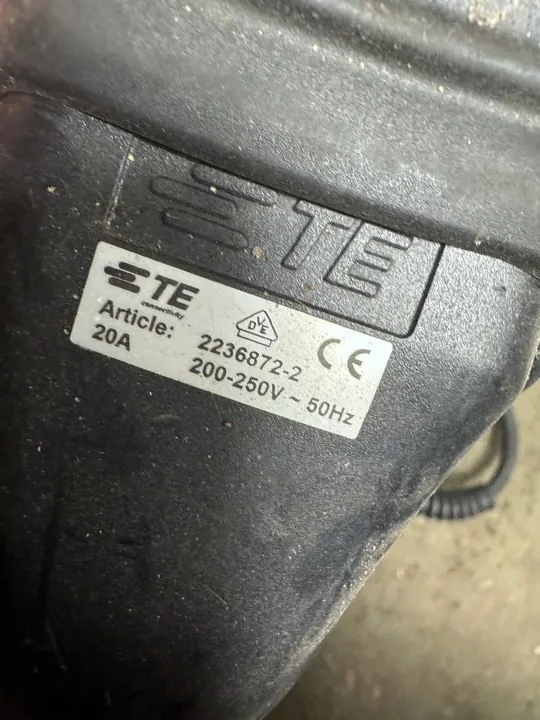 Acculader VW Passat B8 image 2