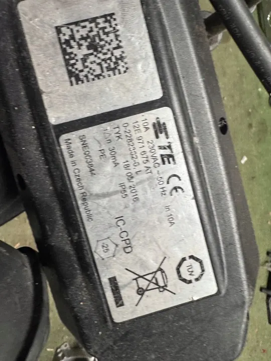 Acculader VW Passat B8 image 3