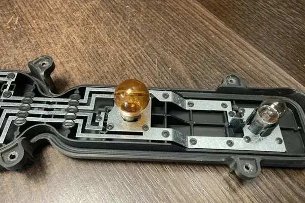 Lámpara trasera derecha IVECO DAILY IV FLATBED 2008 image 5