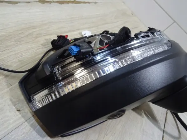 Rétroviseur droit VW Touareg 761857508AB avec caméra image 4