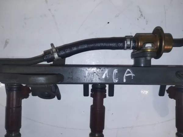 Suzuki Liana 1.6 16V ruiskutusarake OEM 3990 image 4