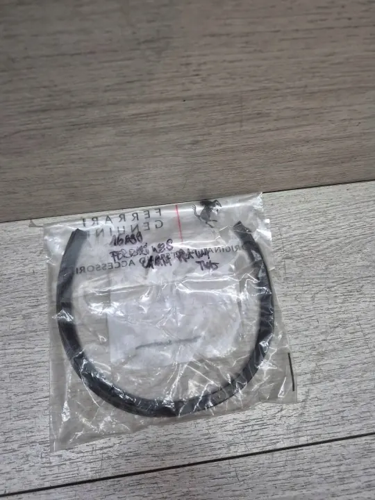 Ferrari 488 Takaoikea Valaisin Tiiviste OEM 87380500 image 2