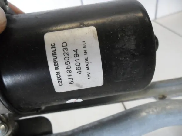 Etupyyhkijän mekanismi SKODA FABIA II 2014 5J1955023D image 3