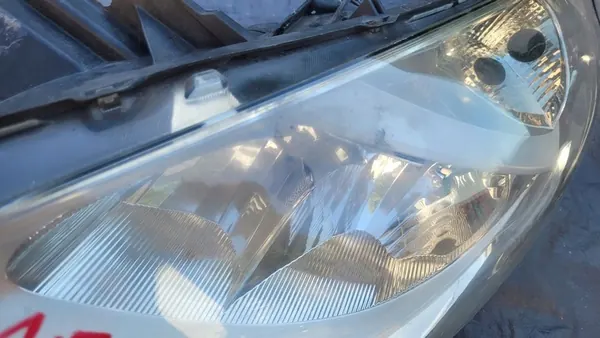 Farol esquerdo Renault Clio III Lift / 7701072004 image 2