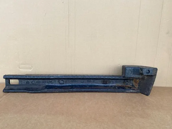 VW T4 Takavasen iskunvaimennin image 3