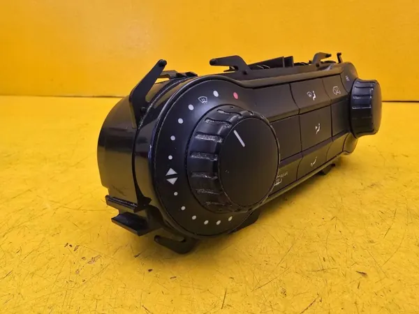 Mercedes Vito W447 ilmastointipaneeli OEM A4479000205 image 3