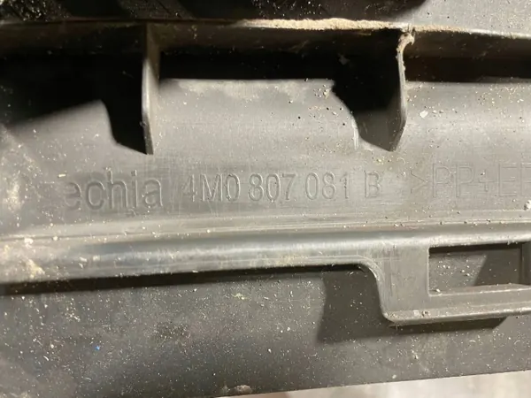 Couvre-ceinture avant OEM 4M0807081B Audi Q7 image 10