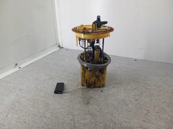 Bomba de Combustível VW Passat B6 3C0919050E image 4