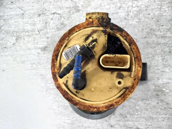 Bomba de Combustível VW Passat B6 3C0919050E image 5