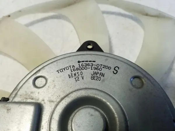 OEM 163630T200 etuhihna Toyota Corolla Sedanille image 3
